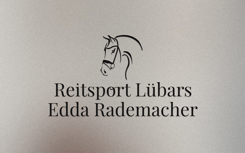 Logo von Reitsport Lübars Edda Rademacher mit dem Schwerpunkt auf klassischer Eleganz.